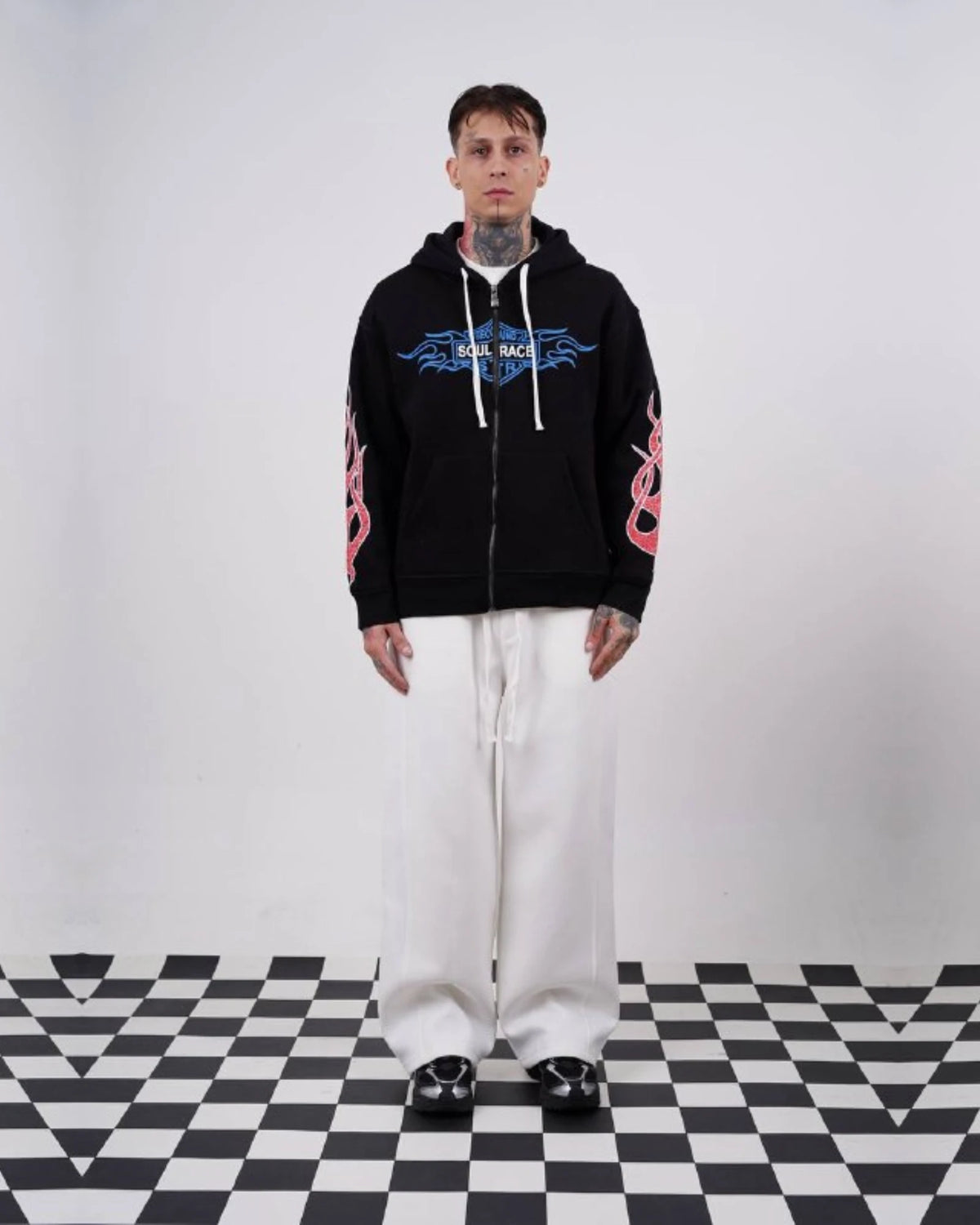 Flame sleeve oversized zip-up hoodie in black, photo 4
