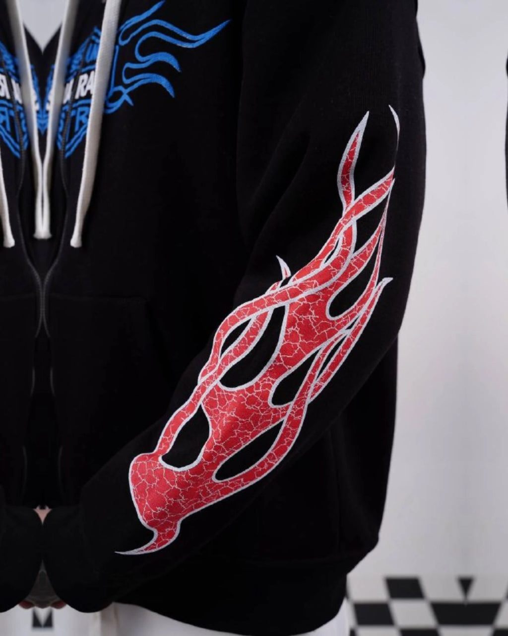 Flame sleeve oversized zip-up hoodie in black, photo 6