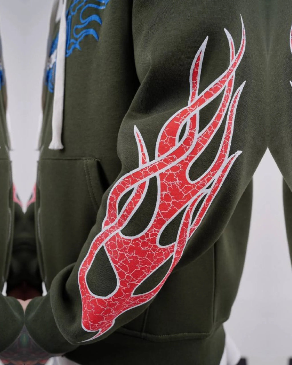 Flame sleeve oversized zip-up hoodie in olive green, photo 3