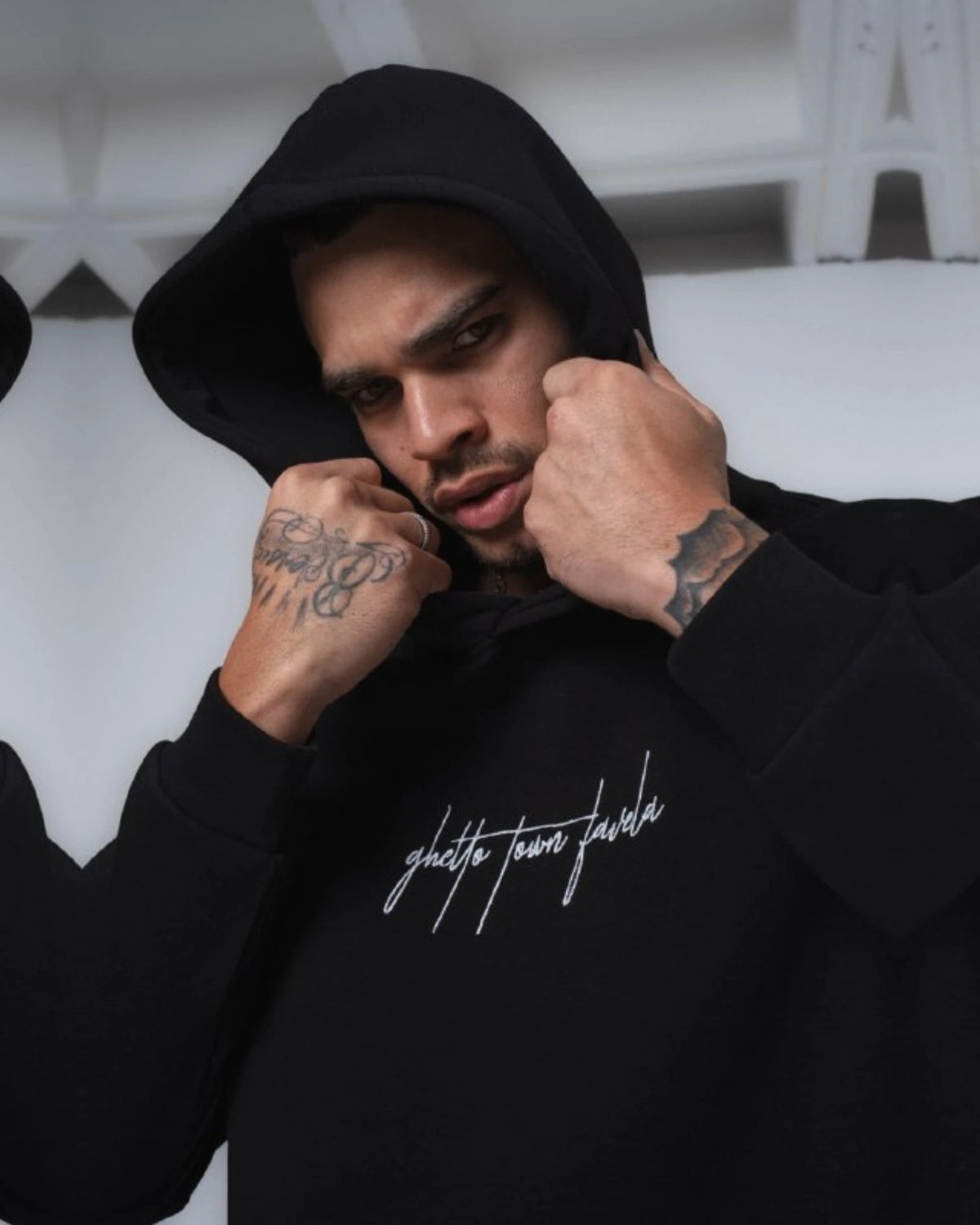 Ghetto Town Favela Oversized Hoodie in black, photo 4