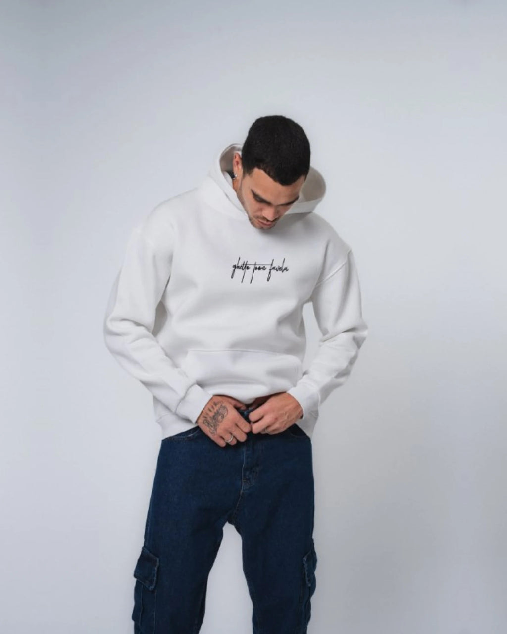 Ghetto Town Favela Oversized Hoodie in white, photo 5