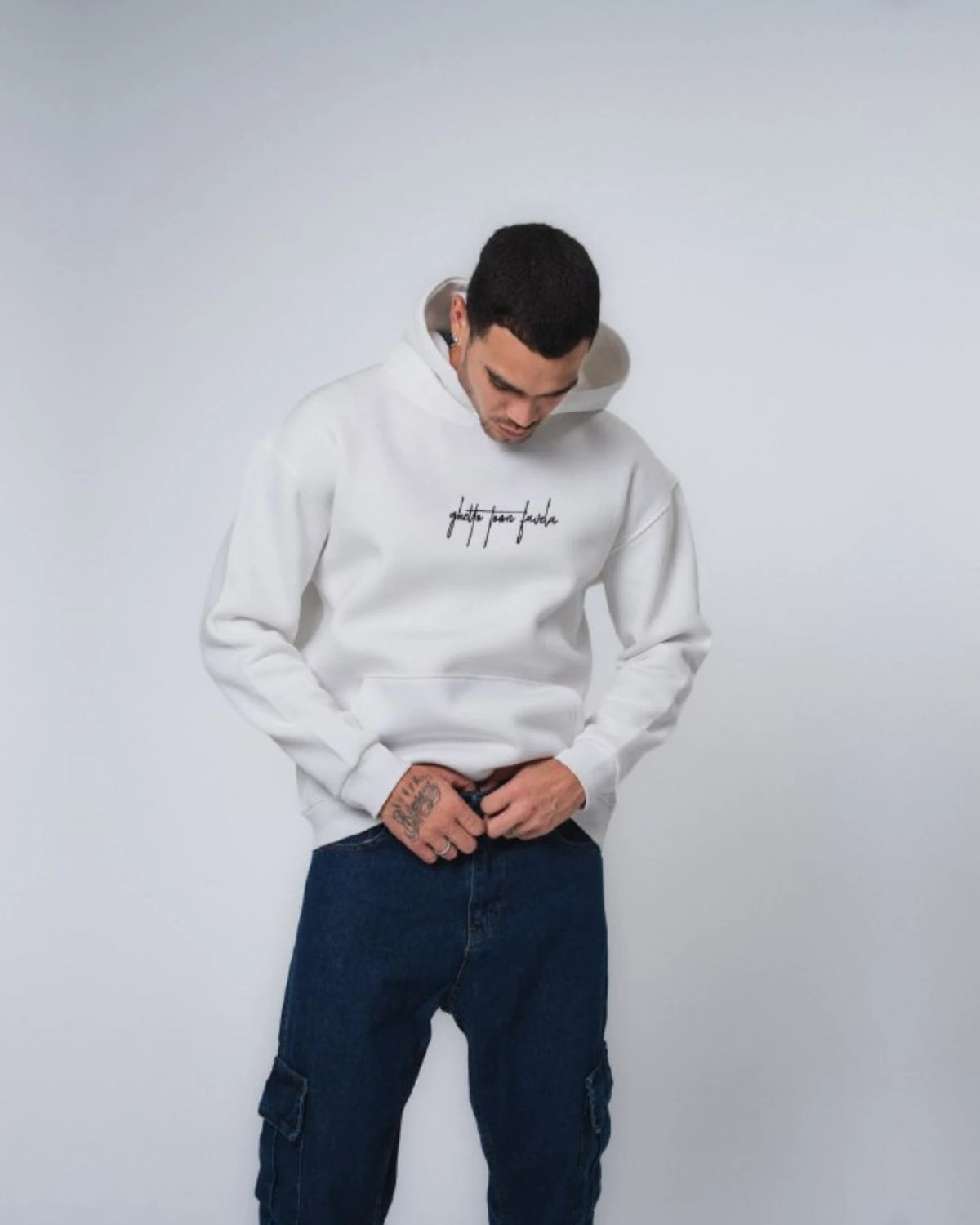 Ghetto Town Favela Oversized Hoodie in white, photo 5
