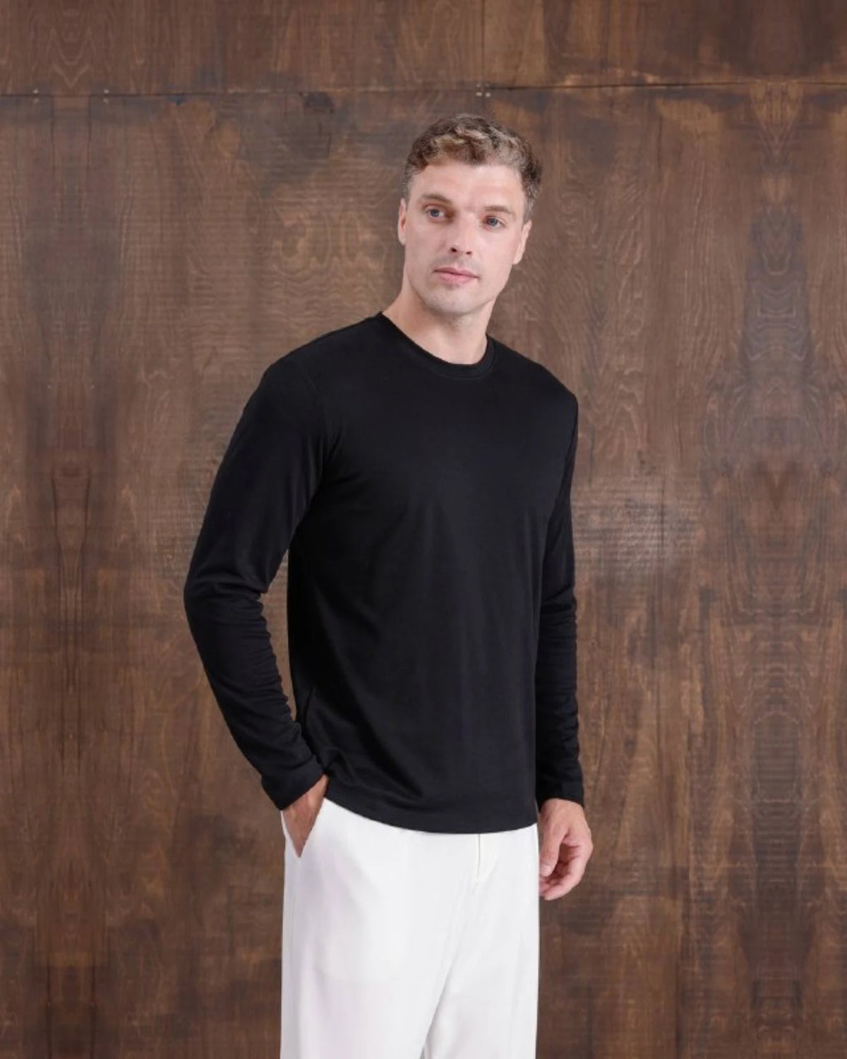 Interlock Crew Neck Sweatshirt in black, photo 1