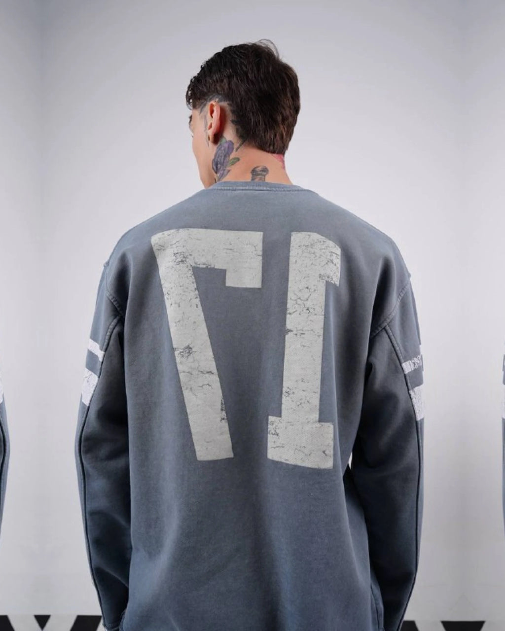 Los Angeles 17 oversized vintage football jersey sweatshirt in slate gray, back number print close-up