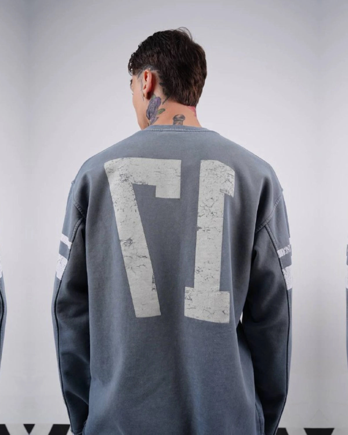 Los Angeles 17 oversized vintage football jersey sweatshirt in slate gray, back number print close-up