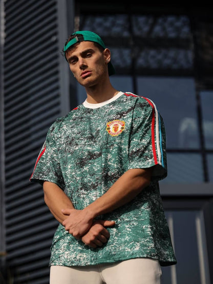 Manchester United Oversized T-shirt with Shoulder Stripe Detail