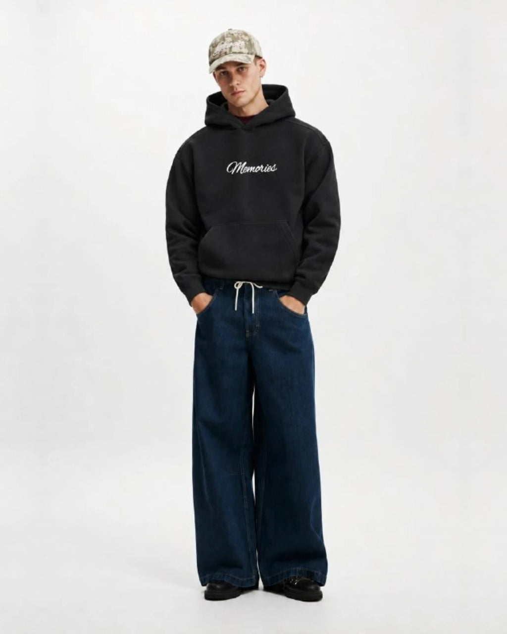 Memories Hoodie in black, photo 7