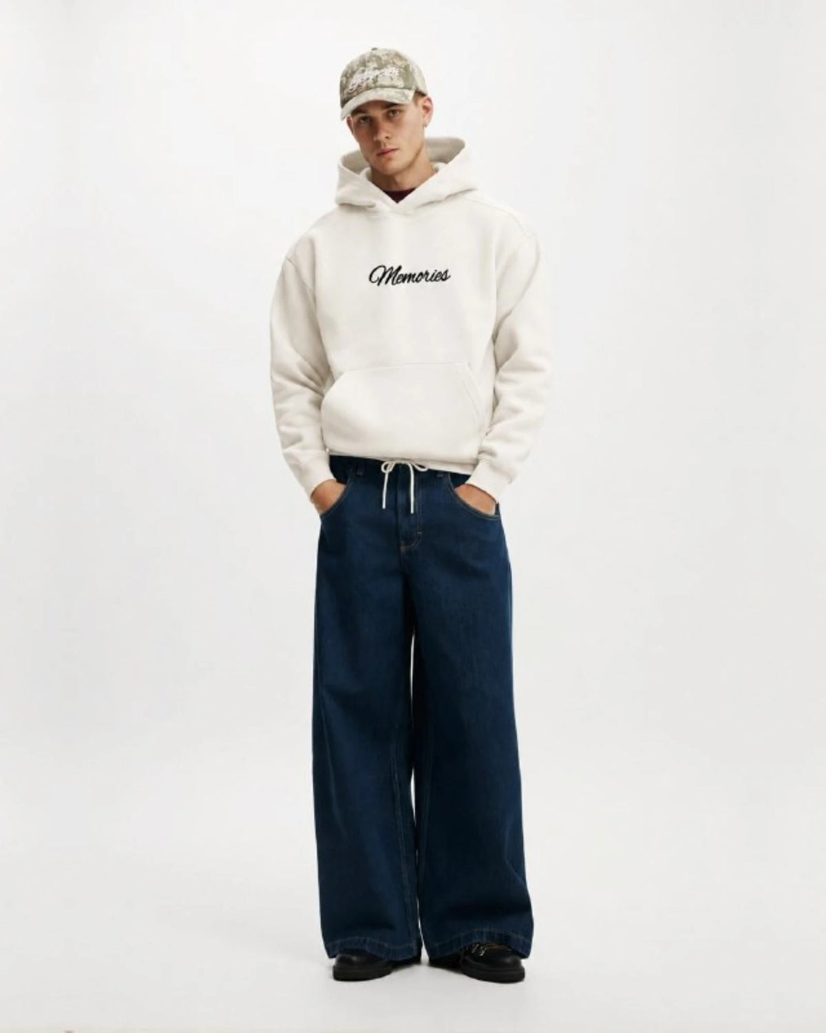 Memories Hoodie in white, photo 3