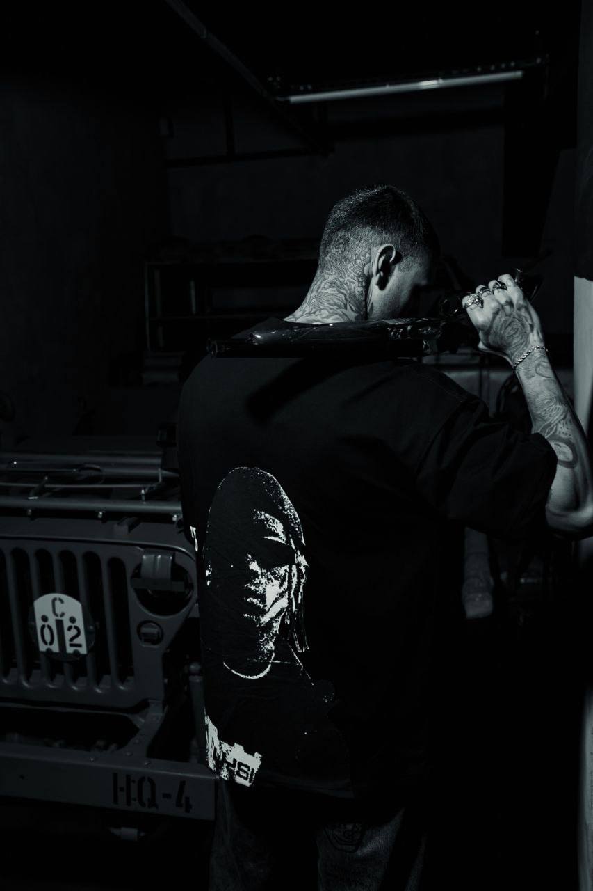 Men's Oversize Graphic T-Shirt - Streetwear Portrait Tee