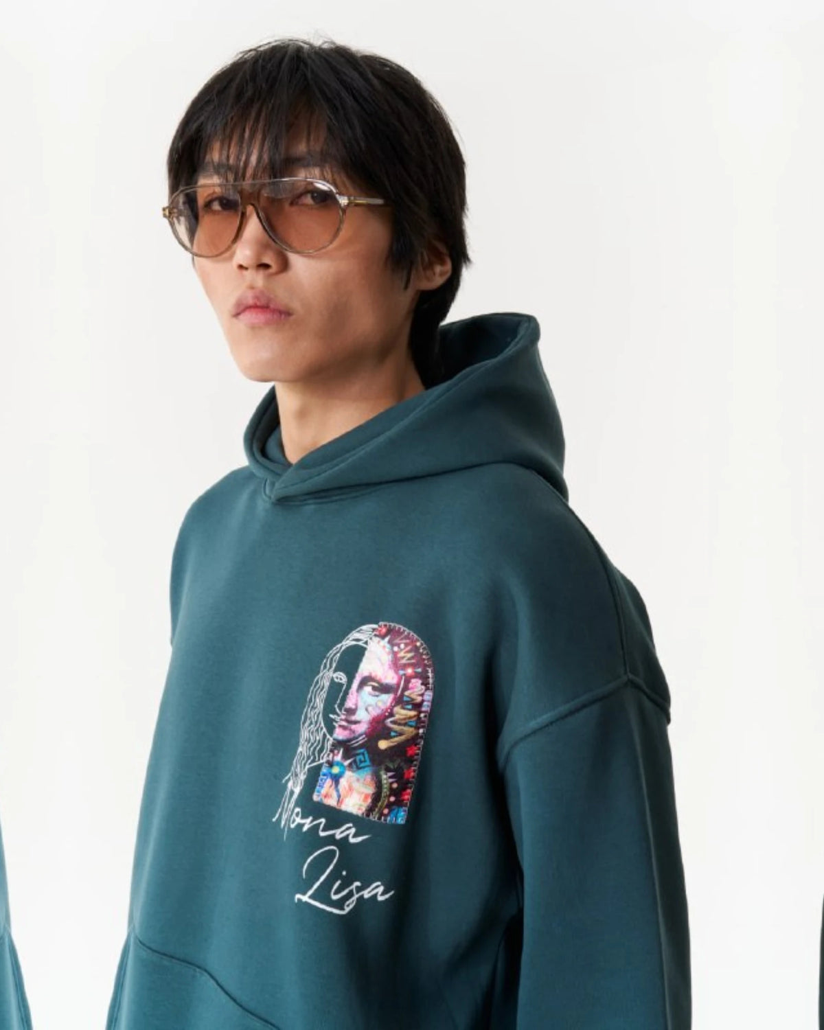 Mona Lisa Collage Art Oversized Hoodie in green, photo 2