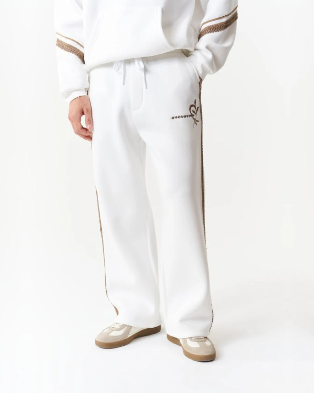 Ornamental Side Print Oversized Sweatpants in white, photo 1