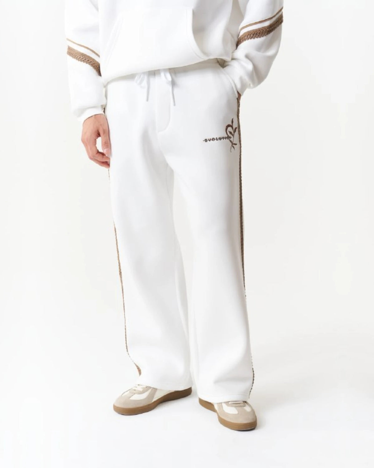 Ornamental Side Print Oversized Sweatpants in white, photo 1