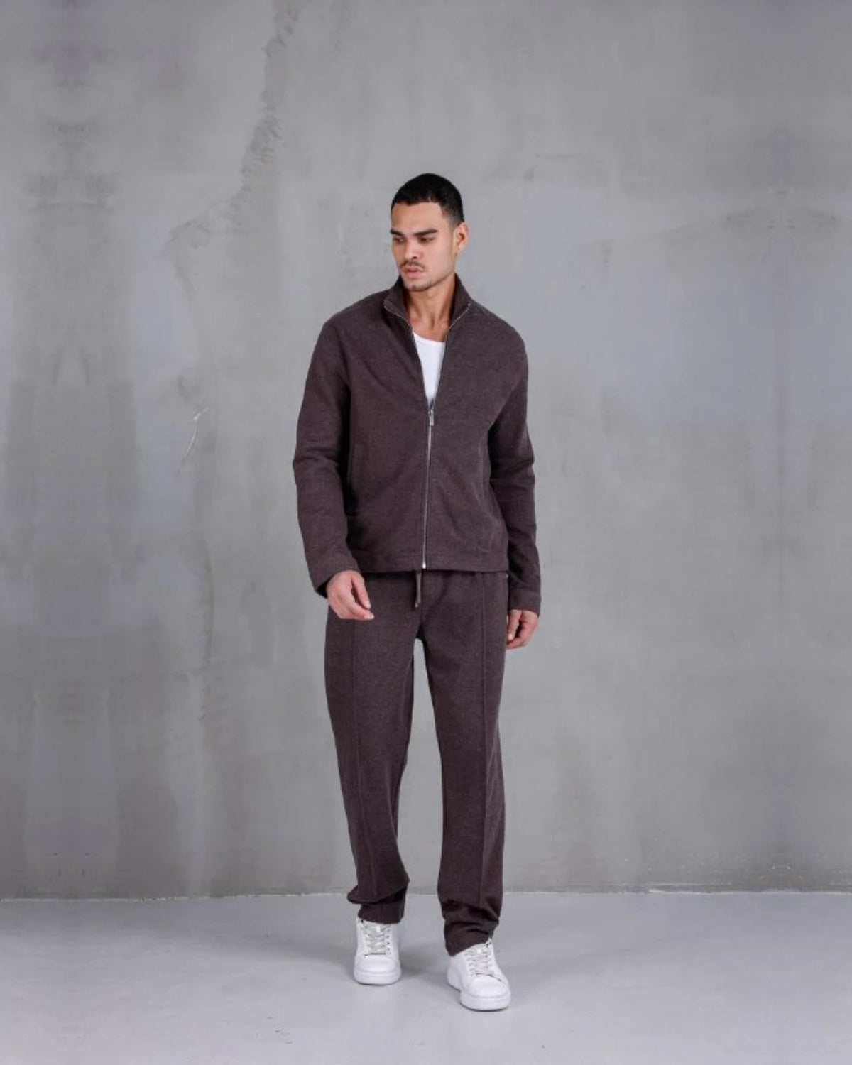 Pleated Piqué Knit Baggy Sweatpants in brown, photo 1