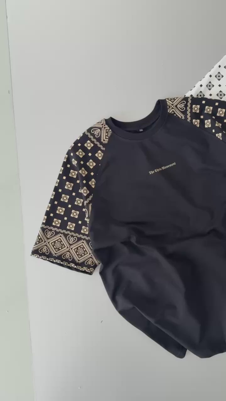 Artistic Graphic Cotton T-Shirt / Figure with Rug Print Tee