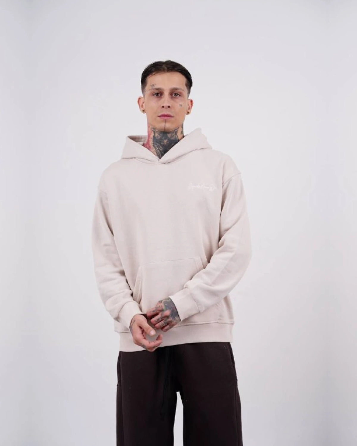 Sabr Arabic Calligraphy Oversized Hoodie in beige, photo 1