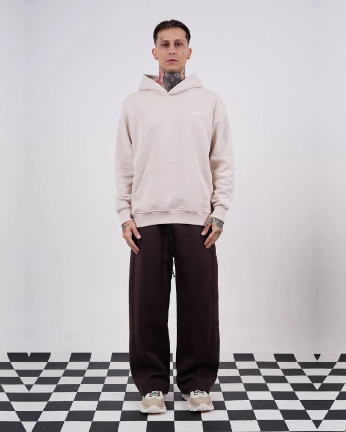 Sabr Arabic Calligraphy Oversized Hoodie in beige, photo 4