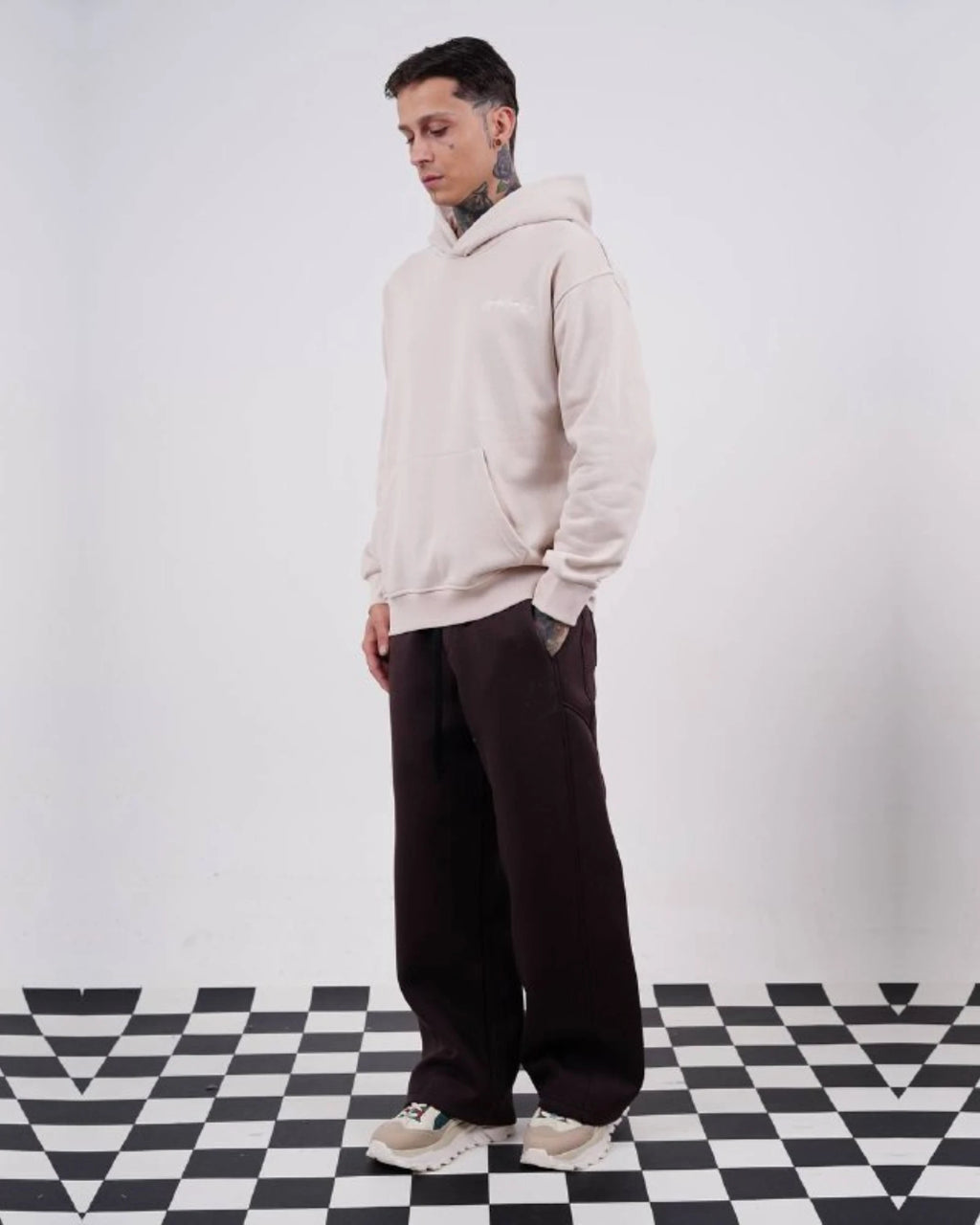 Sabr Arabic Calligraphy Oversized Hoodie in beige, photo 5