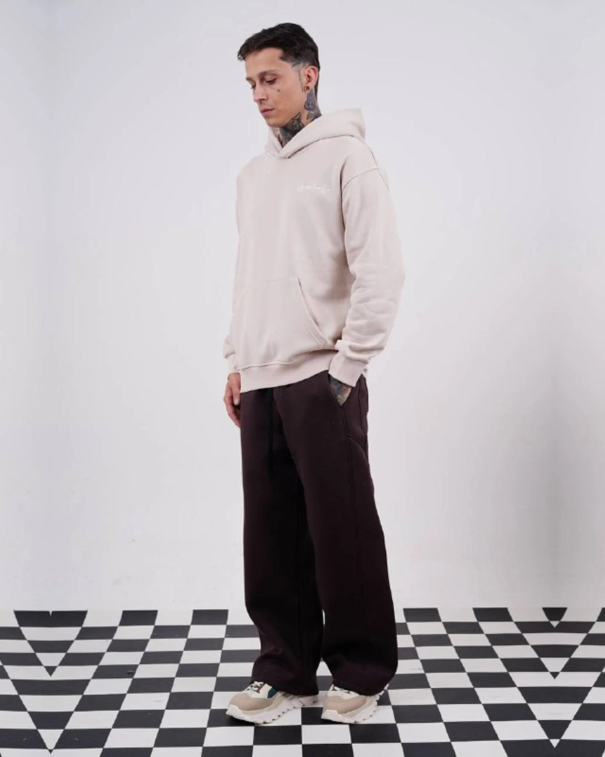 Sabr Arabic Calligraphy Oversized Hoodie in beige, photo 5