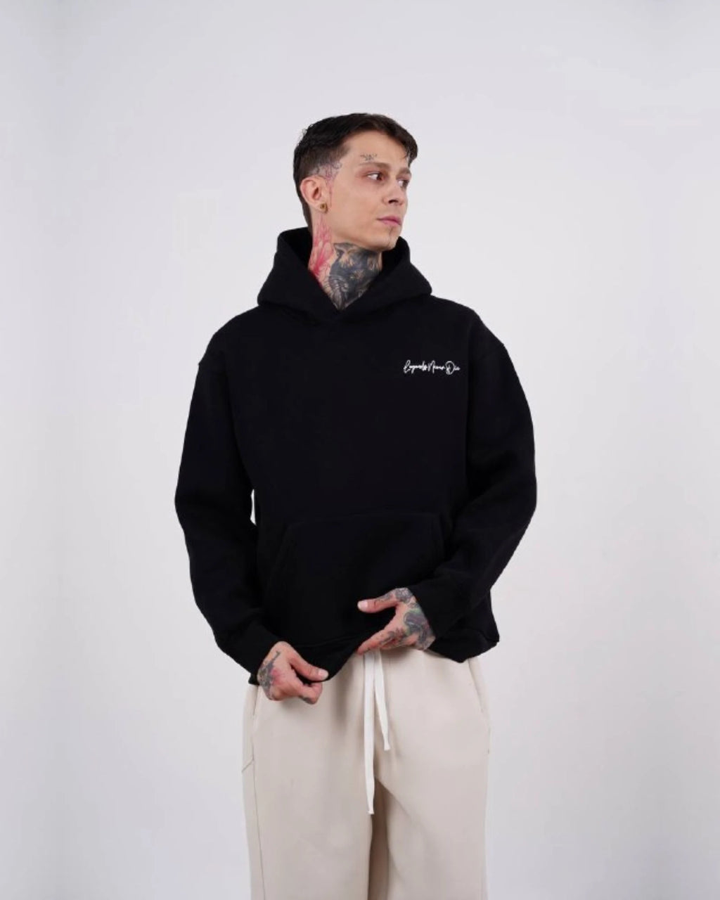 Sabr Arabic Calligraphy Oversized Hoodie in black, photo 1