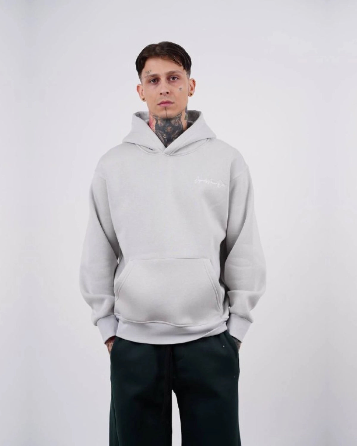 Sabr Arabic Calligraphy Oversized Hoodie in light gray, photo 1