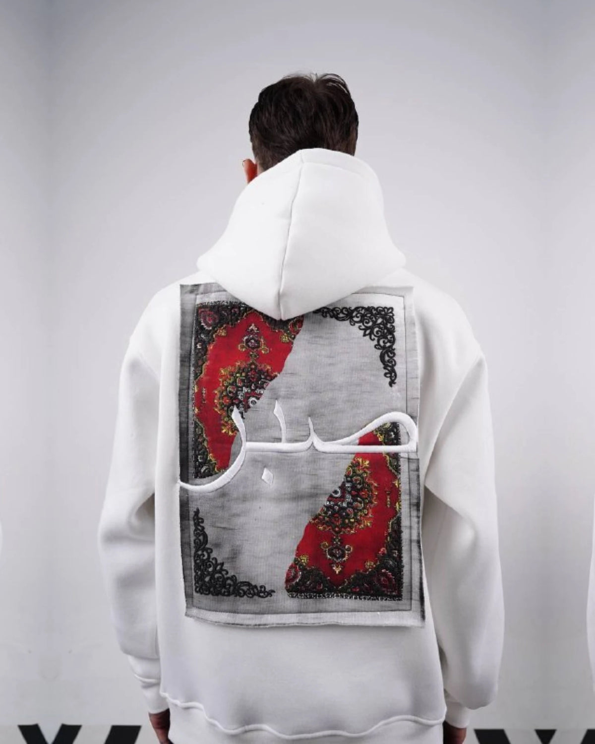 Sabr Arabic Calligraphy Oversized Hoodie in white, photo 2