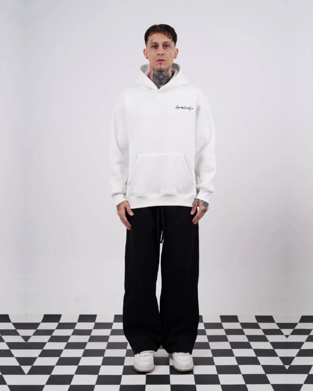 Sabr Arabic Calligraphy Oversized Hoodie in white, photo 4