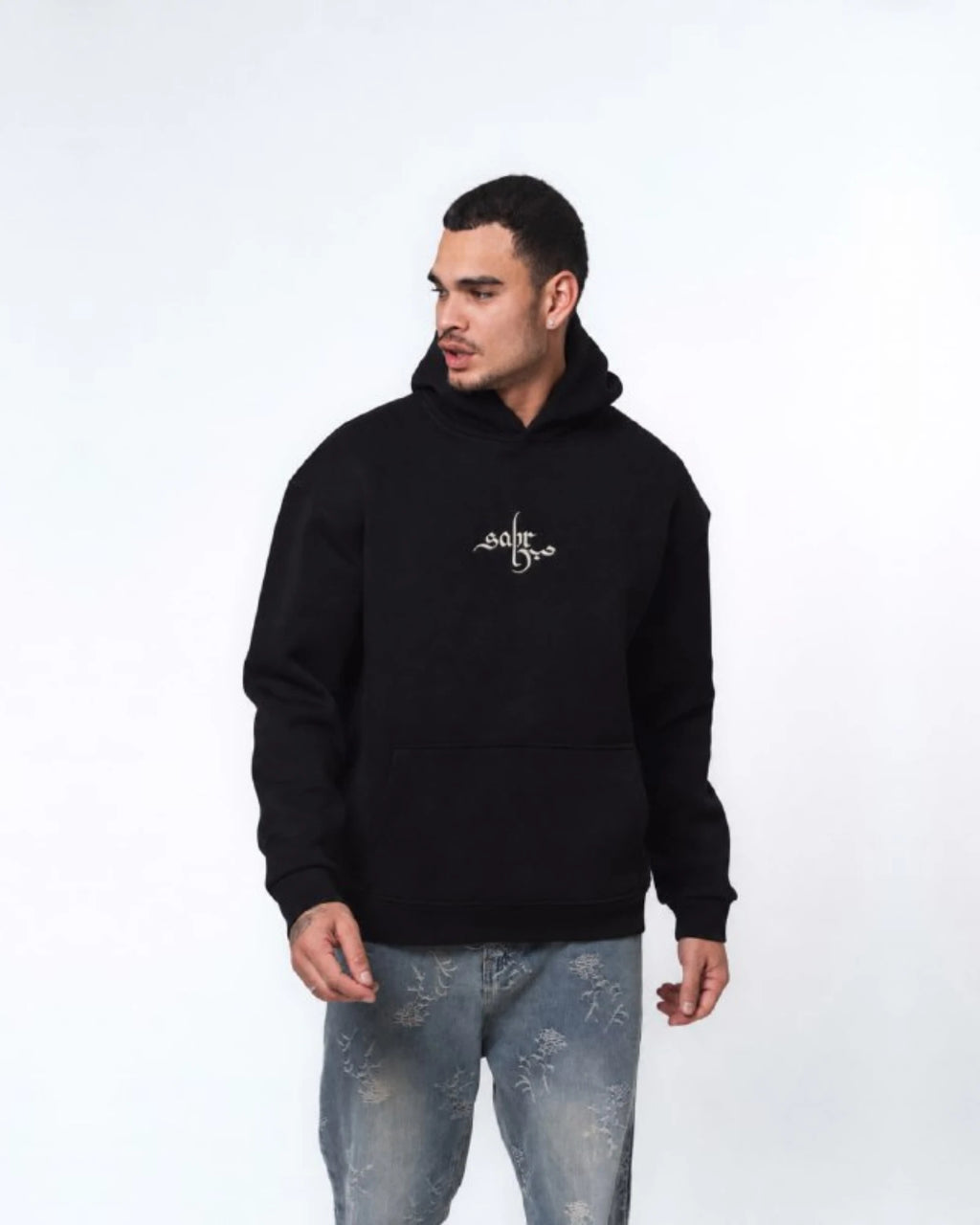 Sabr Oversized Hoodie in black, photo 2