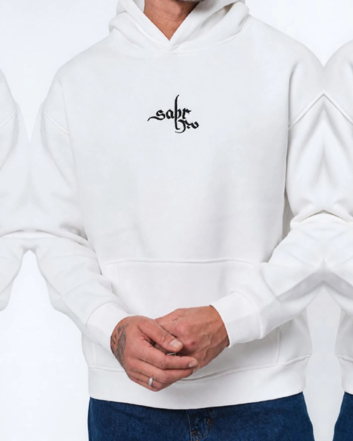 Sabr Oversized Hoodie in white, photo 4