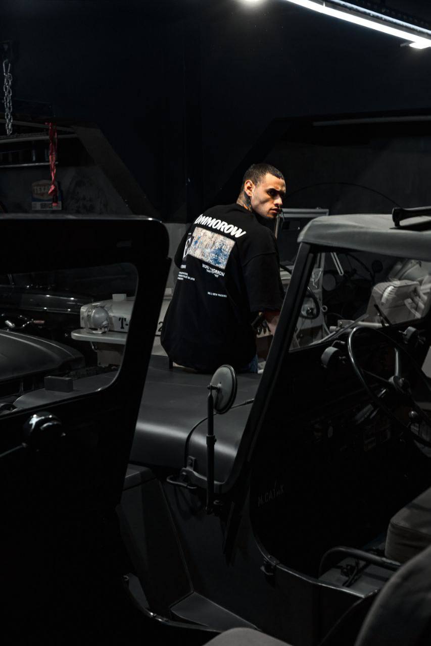 Men's Oversize 'TOMMOROW' Graphic Tee - Abstract Streetwear Shirt