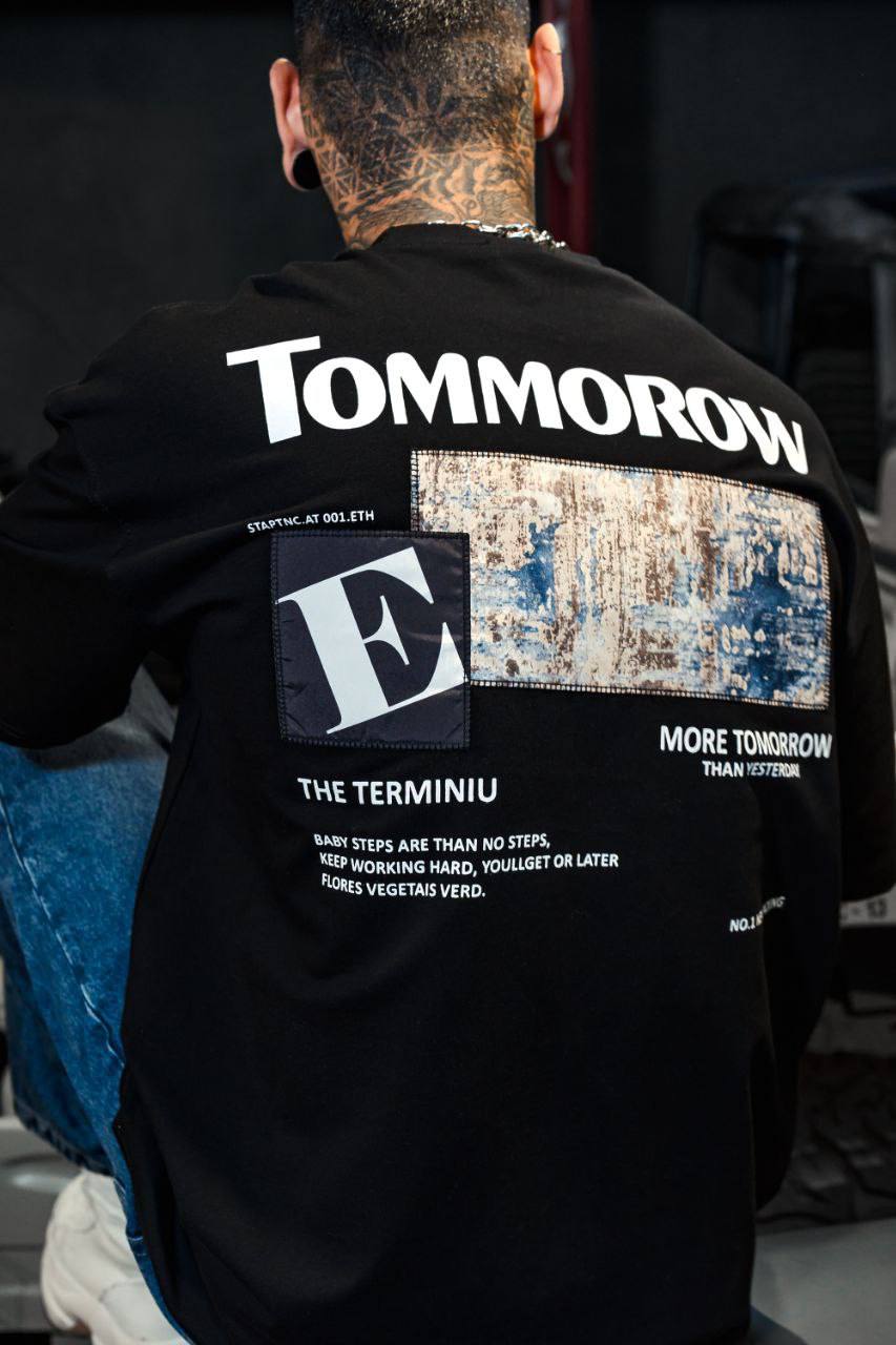 Men's Oversize 'TOMMOROW' Graphic Tee - Abstract Streetwear Shirt