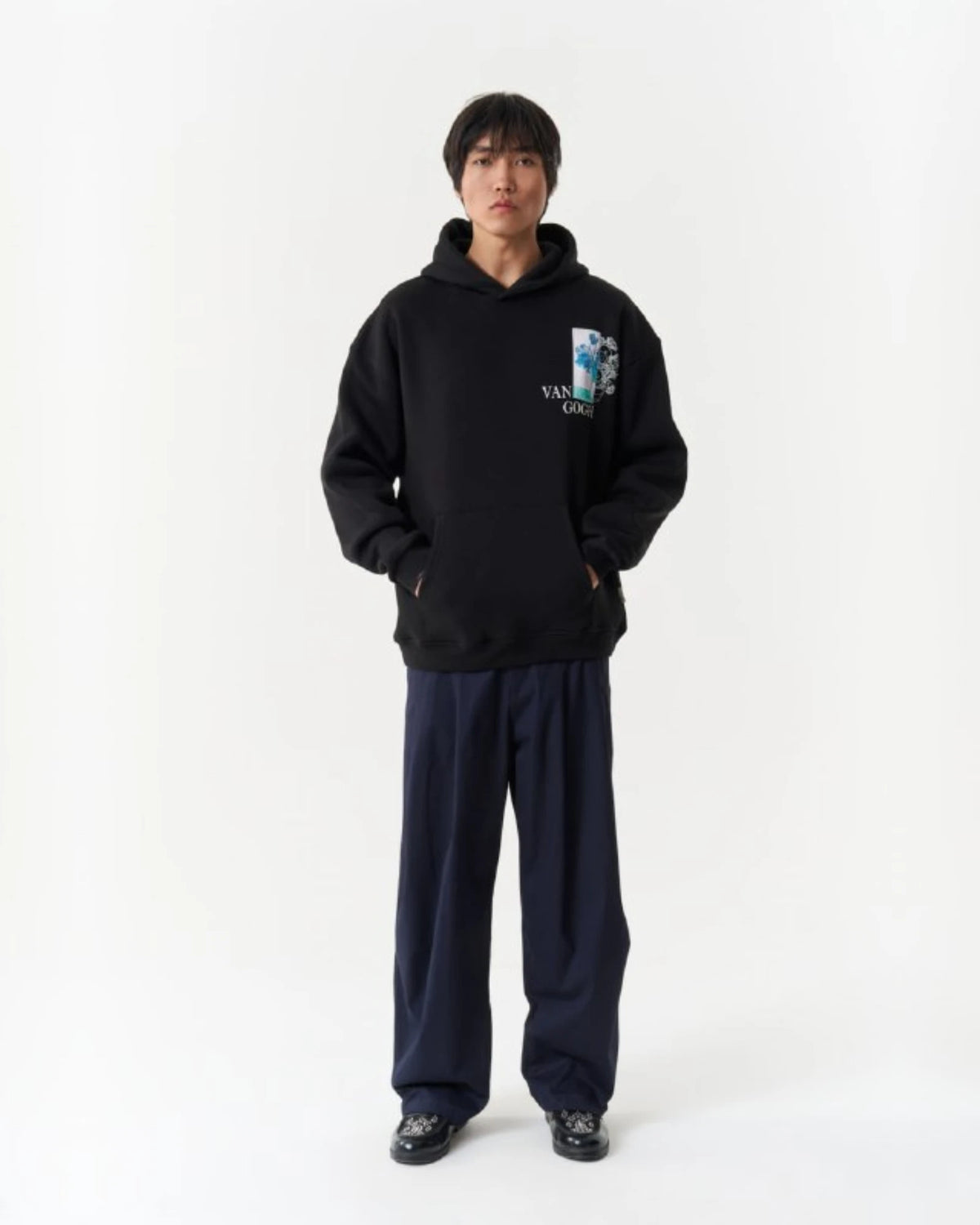 Van Gogh Irises Art Oversized Hoodie in black, photo 1