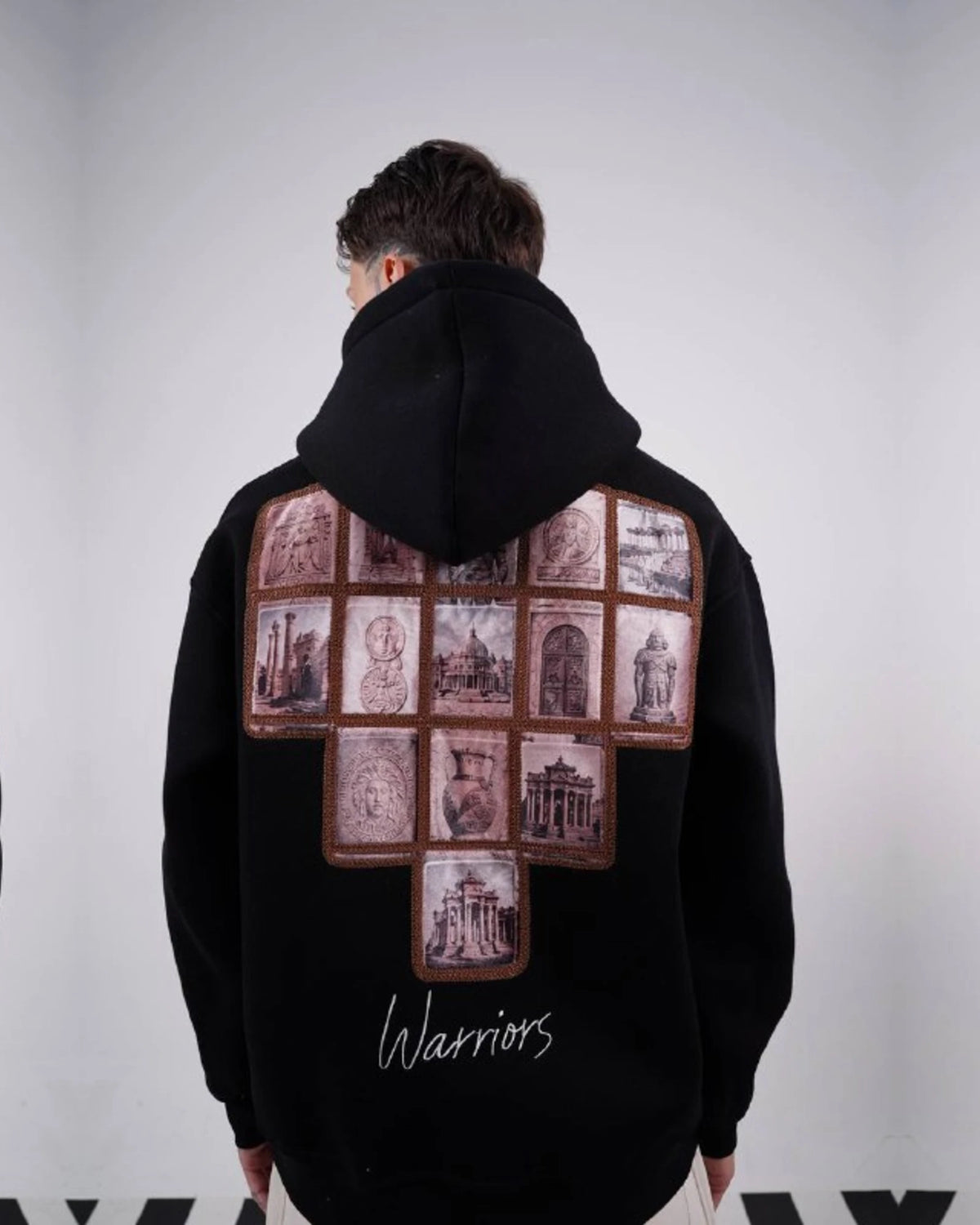 Warriors oversized hoodie with ancient history patchwork back in black, photo 3