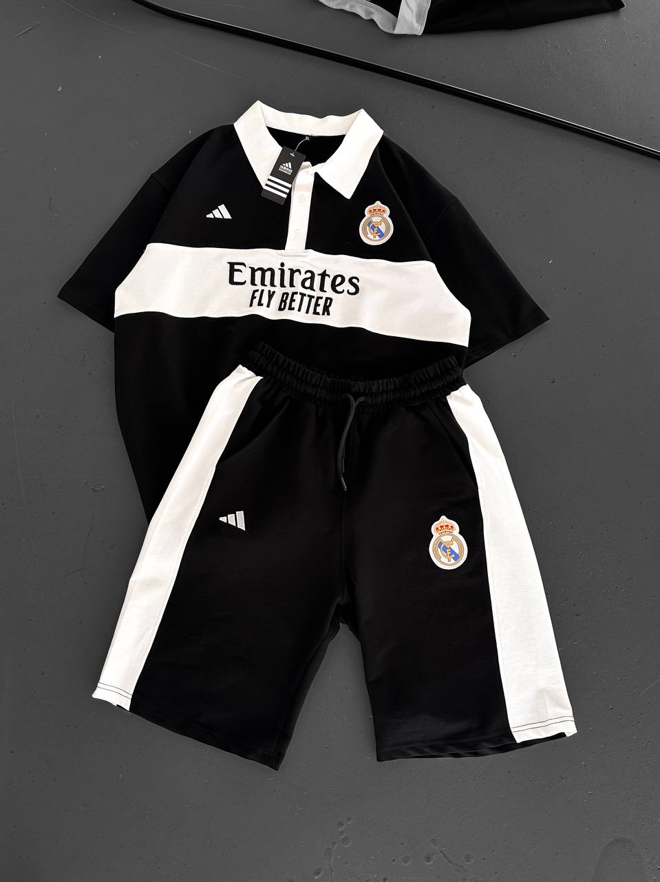 Elite Club Style Men's Polo & Shorts Set – Tailored Athletic Look with Crest Detail