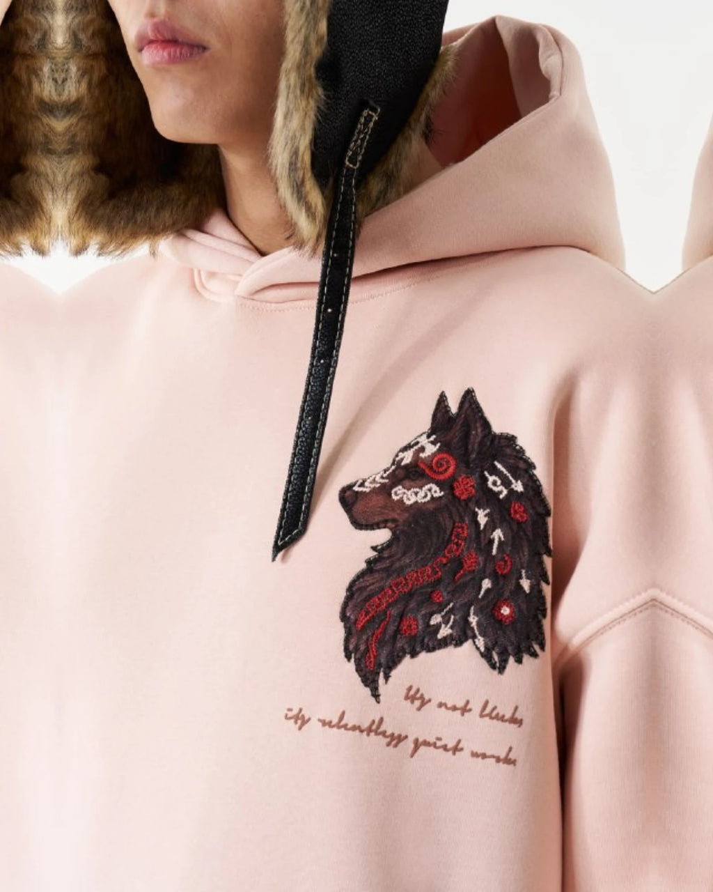 Wolf Art Patch Oversized Hoodie in pink, photo 2